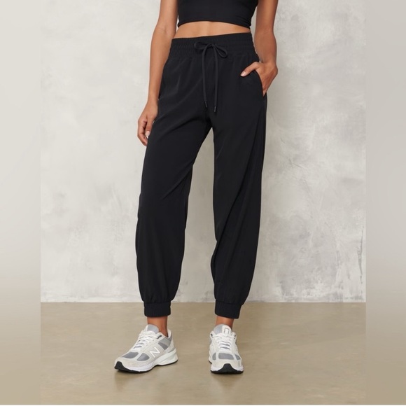 YPB MotionTEK Cinched Hem Pant - Picture 1 of 6